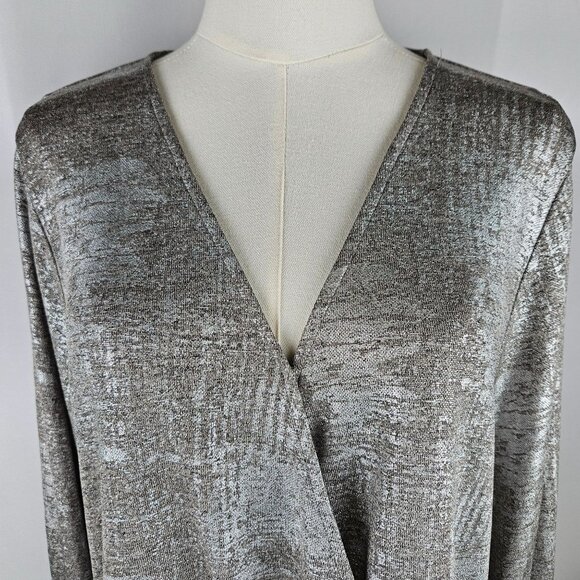 Anthropologie Carys Dolman Top Size Large Metallic Gold Silver Wrap - Picture 6 of 14
